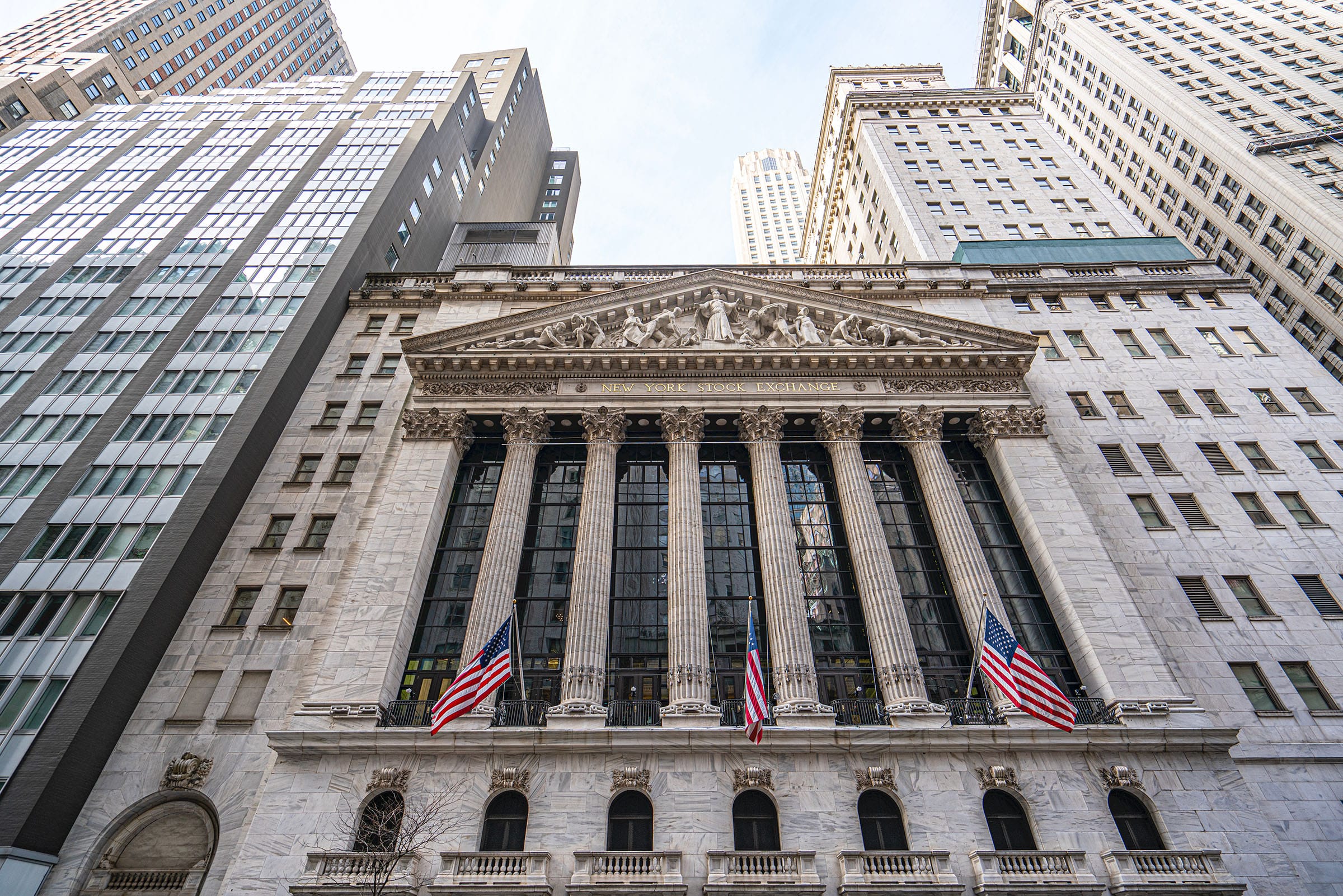 Markets Rally as Middle East Tensions Ease and Rate Outlook Shifts